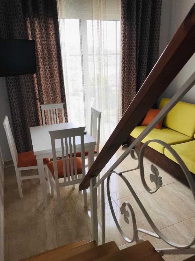 Crown Deluxe Apartments Sarandë Exterior foto