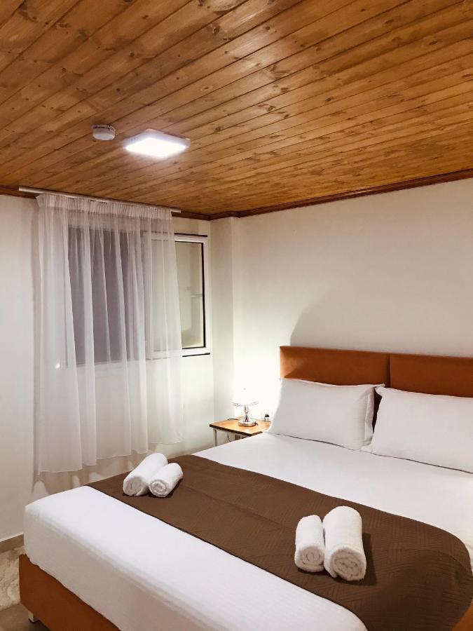 Crown Deluxe Apartments Sarandë Exterior foto