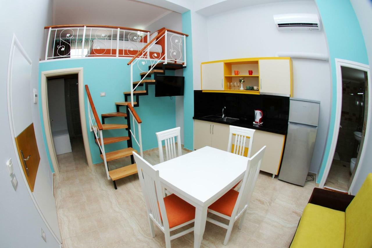 Crown Deluxe Apartments Sarandë Exterior foto